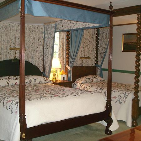 Newport House Bed & Breakfast Вільямсбург Номер фото